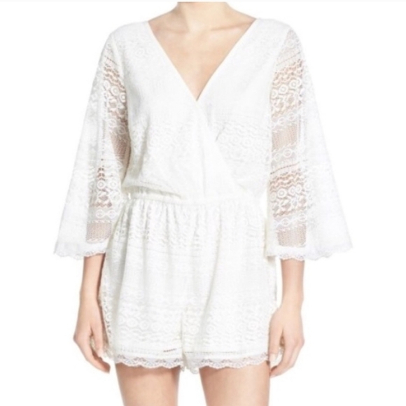 NWOT BAND OF GYPSIES FOR ANTHRO WHITE LACE V-NECK ROMPER LINED SO BEAUTIFUL - Picture 2 of 9